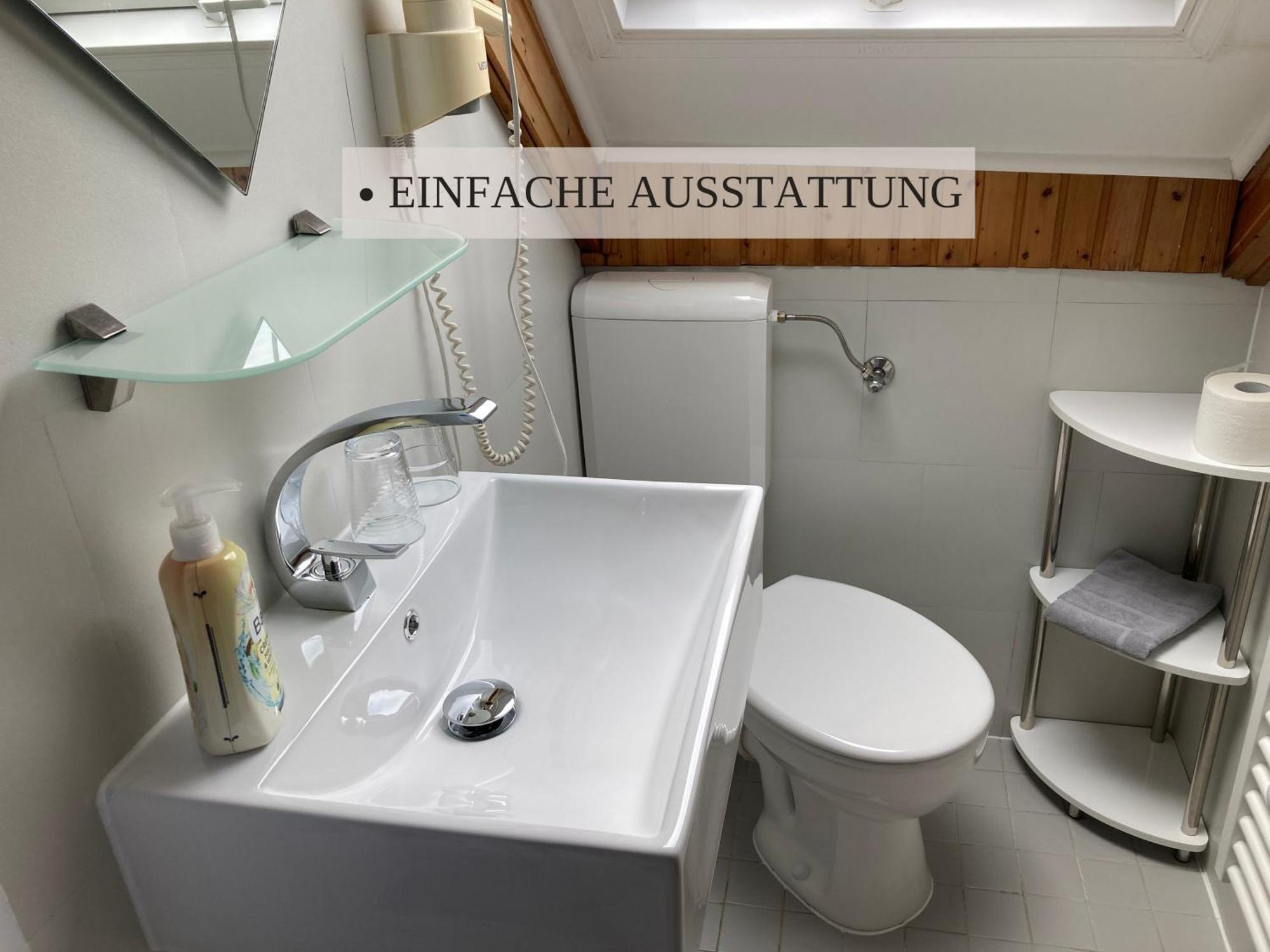 Haus Krabbe Zimmer Ohne Kueche, Fuer 1-2 Personen, Doppelbett, Zentral Gelegen Zwischen Cuxhaven Und Bremerhaven, Hunde Kostenfrei Willkommen, Kostenfreier Parkplatz فريمين المظهر الخارجي الصورة
